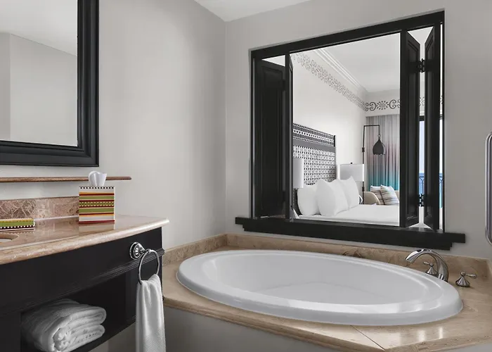 One Bedroom - Casa Dorada At Hilton Apartment